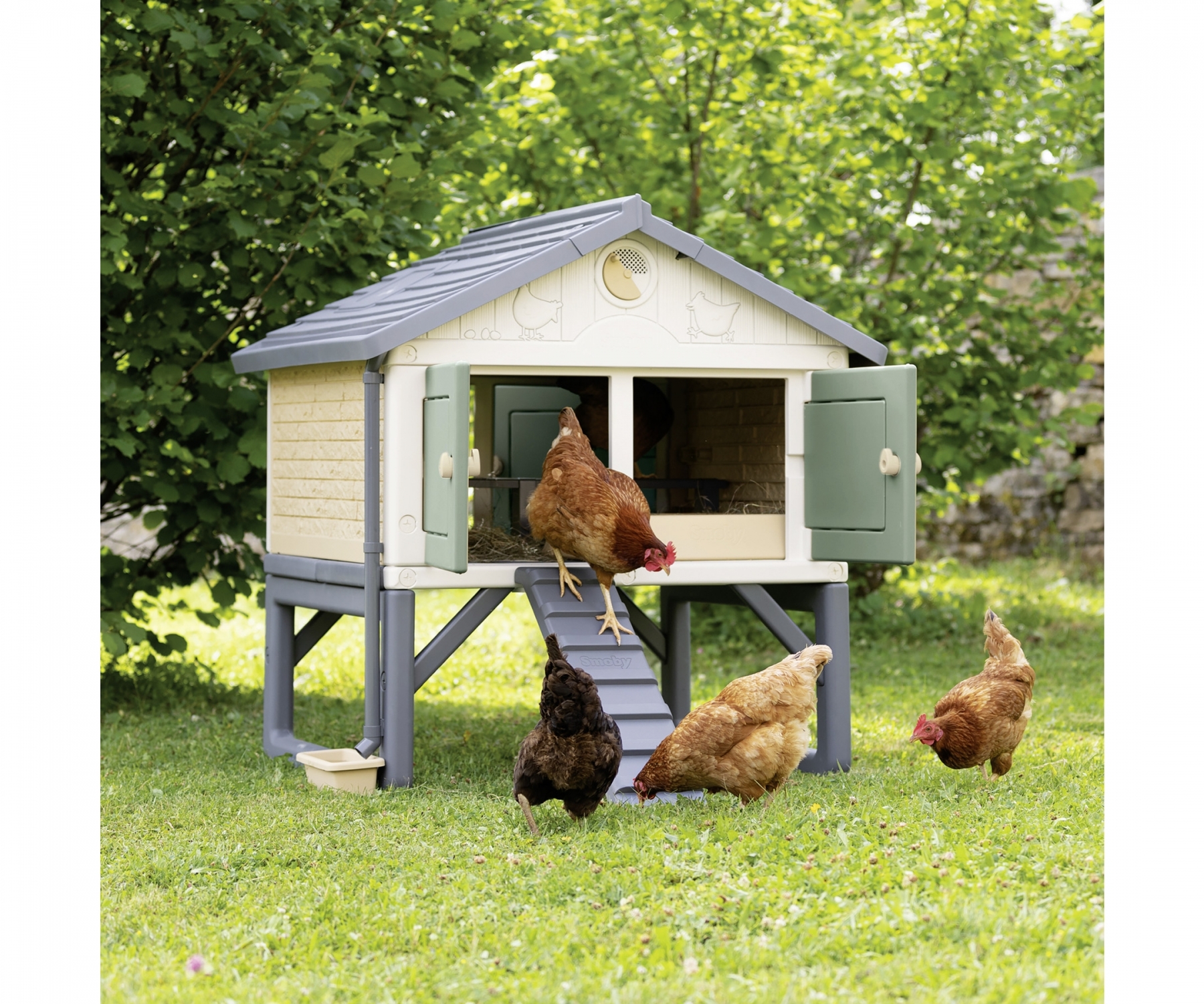 Poulailler Smoby plastique recyclé pour poules de compagnie